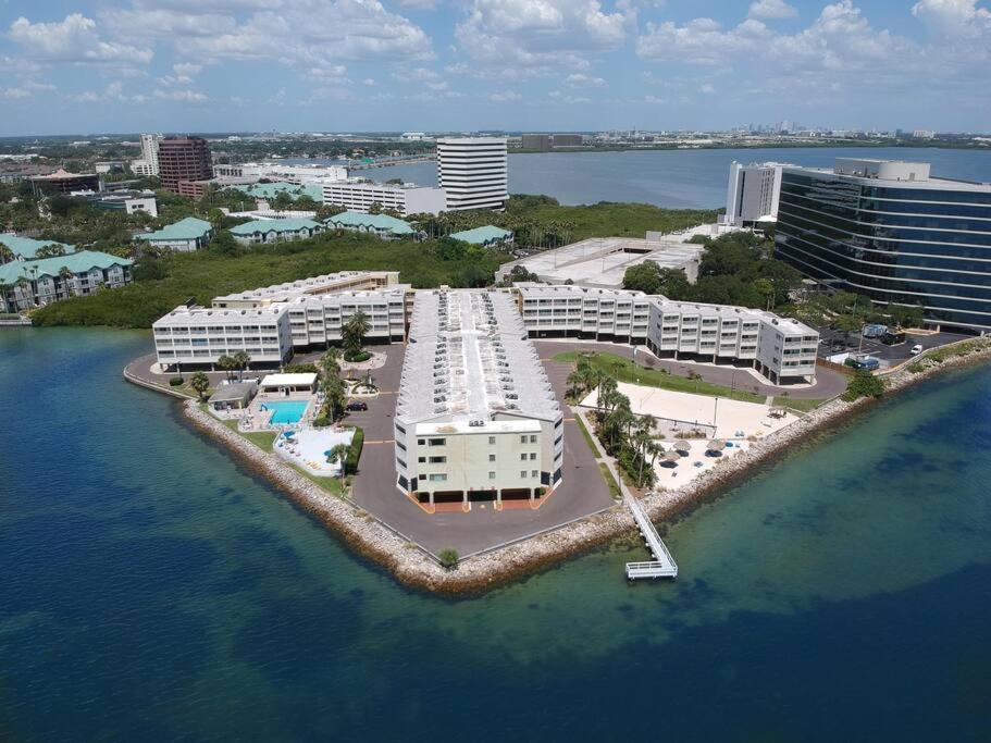 On The Rocks Villa Tampa Exterior photo